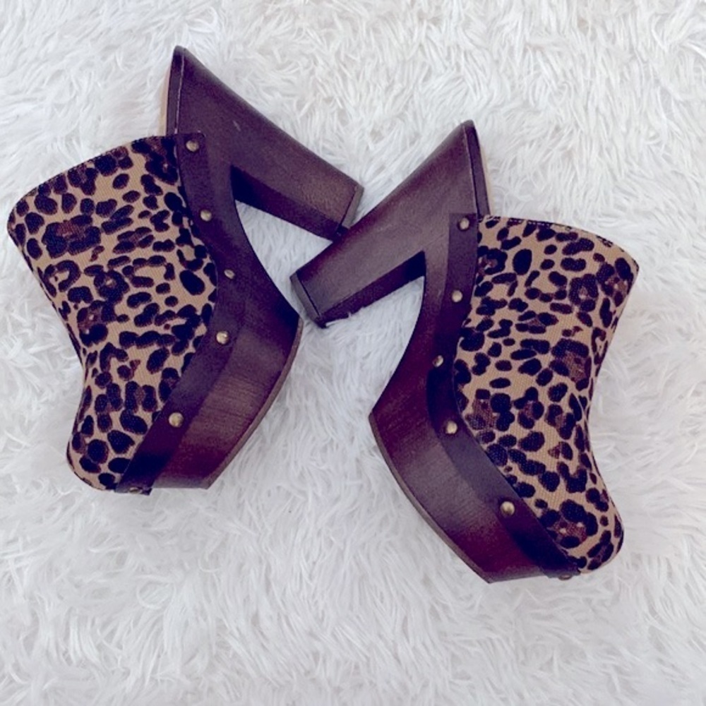 Nwot Report Platform Cheetah Print Clog - image 3